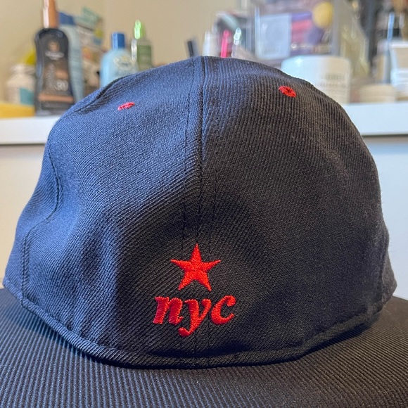 **** RARE **** Atmos Polka dot fitted - Picture 3 of 5